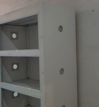 Cómo integrar un terrario en una estantería